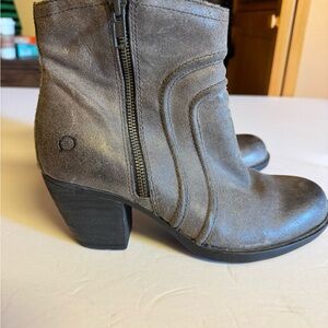 NWOT Born Ankle Boots